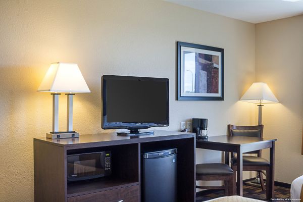 Quality Inn & Suites Minot